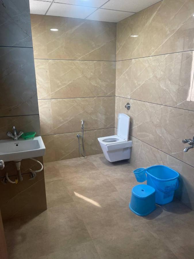 Hotel Nilkanth Navsari Eksteriør billede
