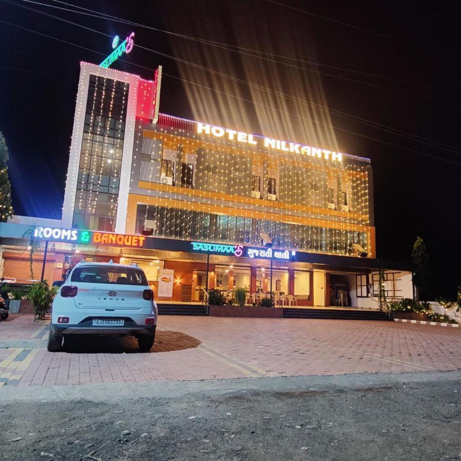 Hotel Nilkanth Navsari Eksteriør billede
